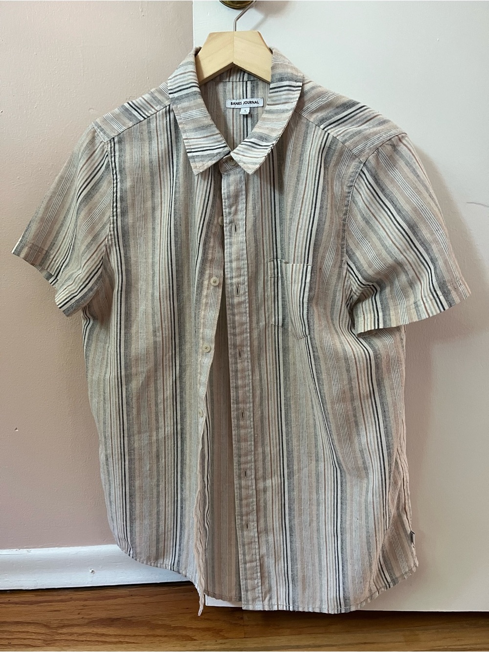 Banks Journal Men’s Beige Striped Short-Sleeve Button-Down Shirt